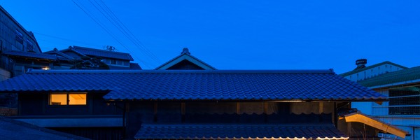 013-外観南面夕景