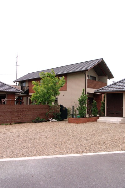 　 中庭を囲む家２　　　　（兵庫県篠山市）2006/10　竣工