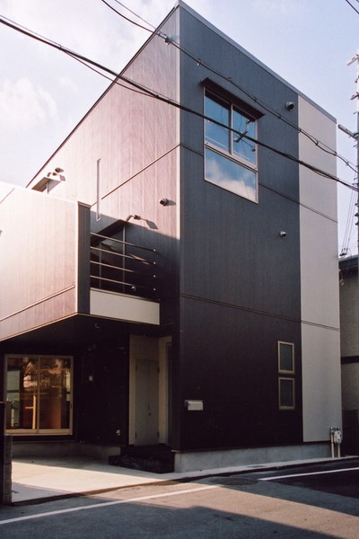 　　　鉢塚の家　　　　（大阪府池田市）　2005/12　竣工